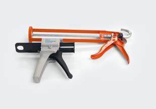 Dispensing gun
