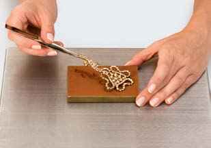Remove the soldered Cupchain from the mold.