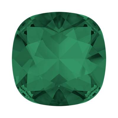 4470 8 mm Emerald - 72 pcs